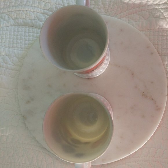 RETRO 1960-1970 PEDESTAL PORCELEIN COFFEE MUGS (2)  WHITE WITH ORANGE FLOWER - Picture 4 of 14